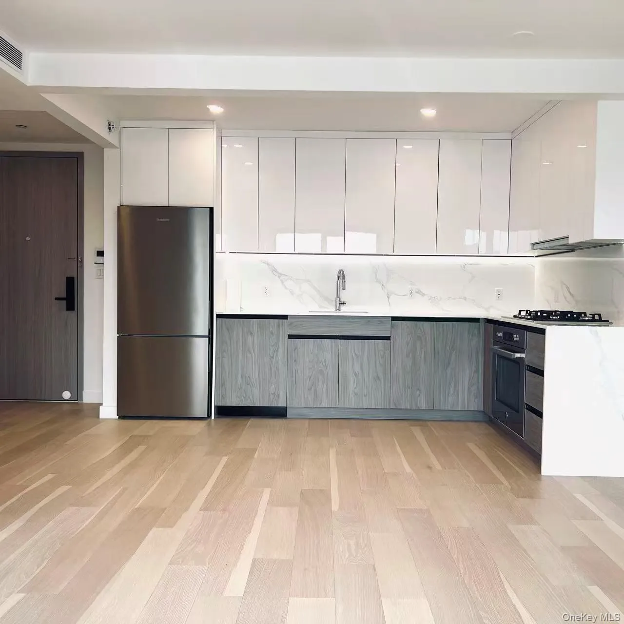14449 Northern Boulevard, New York, NY, 2 Bedrooms Bedrooms, 5 Rooms Rooms,2 BathroomsBathrooms,Residential Lease,For Rent,Northern,0,993204 14449 Northern Boulevard, New York, NY, 2 Bedrooms Bedrooms, 5 Rooms Rooms,2 BathroomsBathrooms,Residential Lease,For Rent,Northern,0,993204