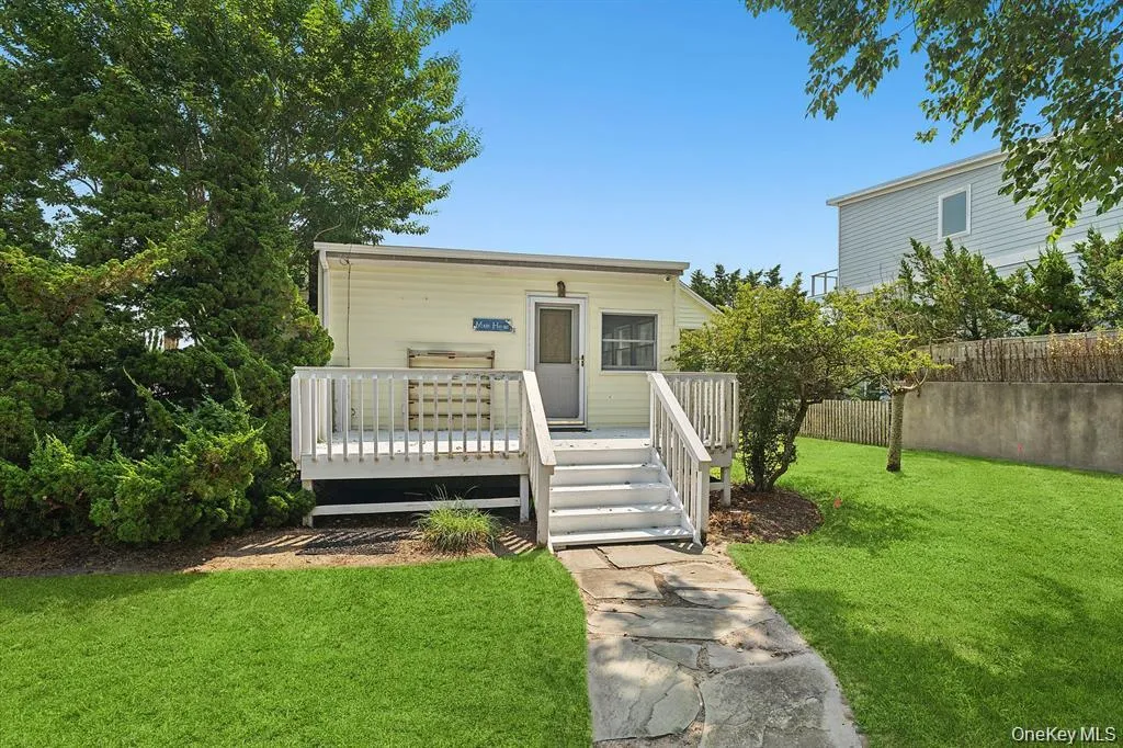 35 Gardners Lane, Southampton, NY, 4 Bedrooms Bedrooms, 8 Rooms Rooms,5 BathroomsBathrooms,Residential,For Rent,Gardners,0,993209 35 Gardners Lane, Southampton, NY, 4 Bedrooms Bedrooms, 8 Rooms Rooms,5 BathroomsBathrooms,Residential,For Rent,Gardners,0,993209