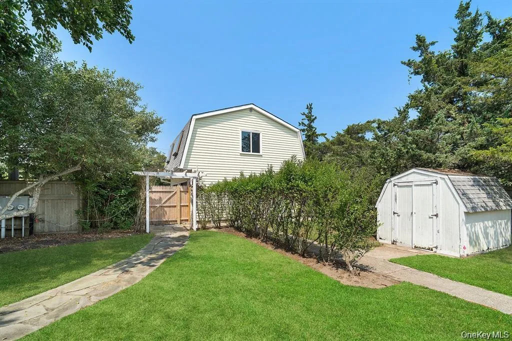 35 Gardners Lane, Southampton, NY, 4 Bedrooms Bedrooms, 8 Rooms Rooms,5 BathroomsBathrooms,Residential,For Rent,Gardners,0,993209 35 Gardners Lane, Southampton, NY, 4 Bedrooms Bedrooms, 8 Rooms Rooms,5 BathroomsBathrooms,Residential,For Rent,Gardners,0,993209