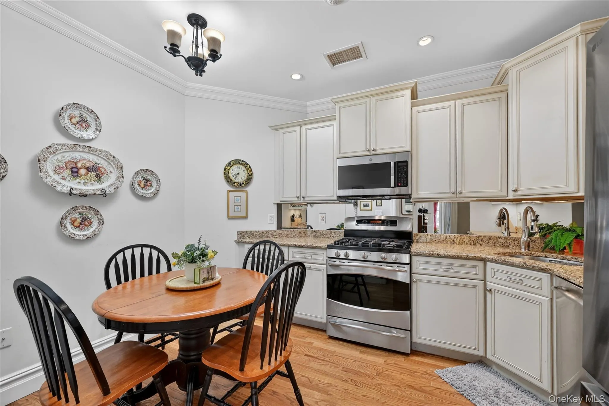 4201 Fred Ill Jr Court, Orangetown, NY, 2 Bedrooms Bedrooms, 5 Rooms Rooms,2 BathroomsBathrooms,Residential,For Rent,Fred Ill Jr,0,993225 4201 Fred Ill Jr Court, Orangetown, NY, 2 Bedrooms Bedrooms, 5 Rooms Rooms,2 BathroomsBathrooms,Residential,For Rent,Fred Ill Jr,0,993225