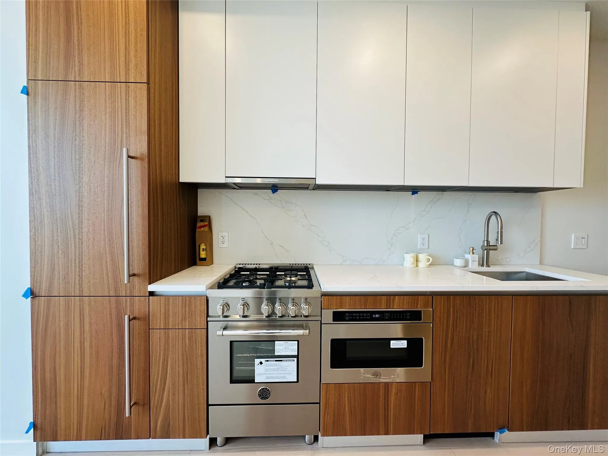 3532 Leavitt Street, New York, NY, 1 Room Rooms,1 BathroomBathrooms,Residential Lease,For Rent,Leavitt,0,993238 3532 Leavitt Street, New York, NY, 1 Room Rooms,1 BathroomBathrooms,Residential Lease,For Rent,Leavitt,0,993238