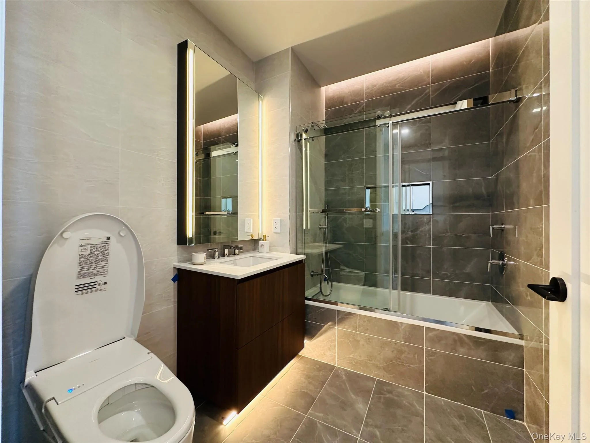 3532 Leavitt Street, New York, NY, 1 Room Rooms,1 BathroomBathrooms,Residential Lease,For Rent,Leavitt,0,993238 3532 Leavitt Street, New York, NY, 1 Room Rooms,1 BathroomBathrooms,Residential Lease,For Rent,Leavitt,0,993238