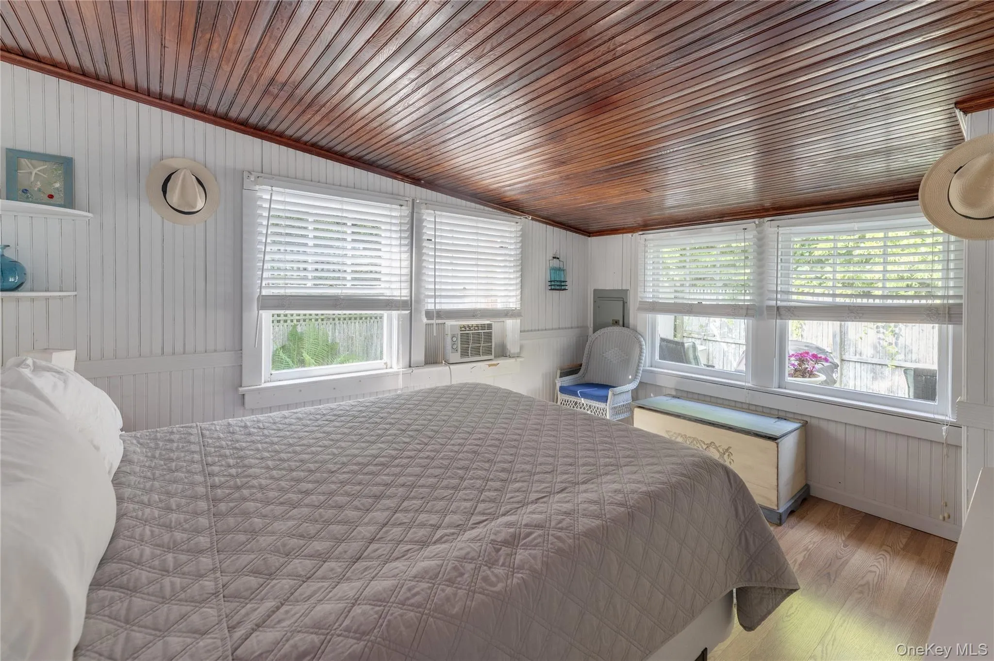 40 Bungalow Walk, Islip, NY, 3 Bedrooms Bedrooms, 7 Rooms Rooms,1 BathroomBathrooms,Residential Lease,For Rent,Bungalow,0,993242 40 Bungalow Walk, Islip, NY, 3 Bedrooms Bedrooms, 7 Rooms Rooms,1 BathroomBathrooms,Residential Lease,For Rent,Bungalow,0,993242