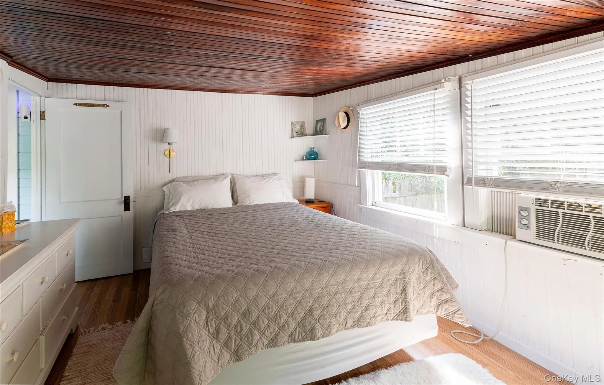 40 Bungalow Walk, Islip, NY, 3 Bedrooms Bedrooms, 7 Rooms Rooms,1 BathroomBathrooms,Residential Lease,For Rent,Bungalow,0,993242 40 Bungalow Walk, Islip, NY, 3 Bedrooms Bedrooms, 7 Rooms Rooms,1 BathroomBathrooms,Residential Lease,For Rent,Bungalow,0,993242