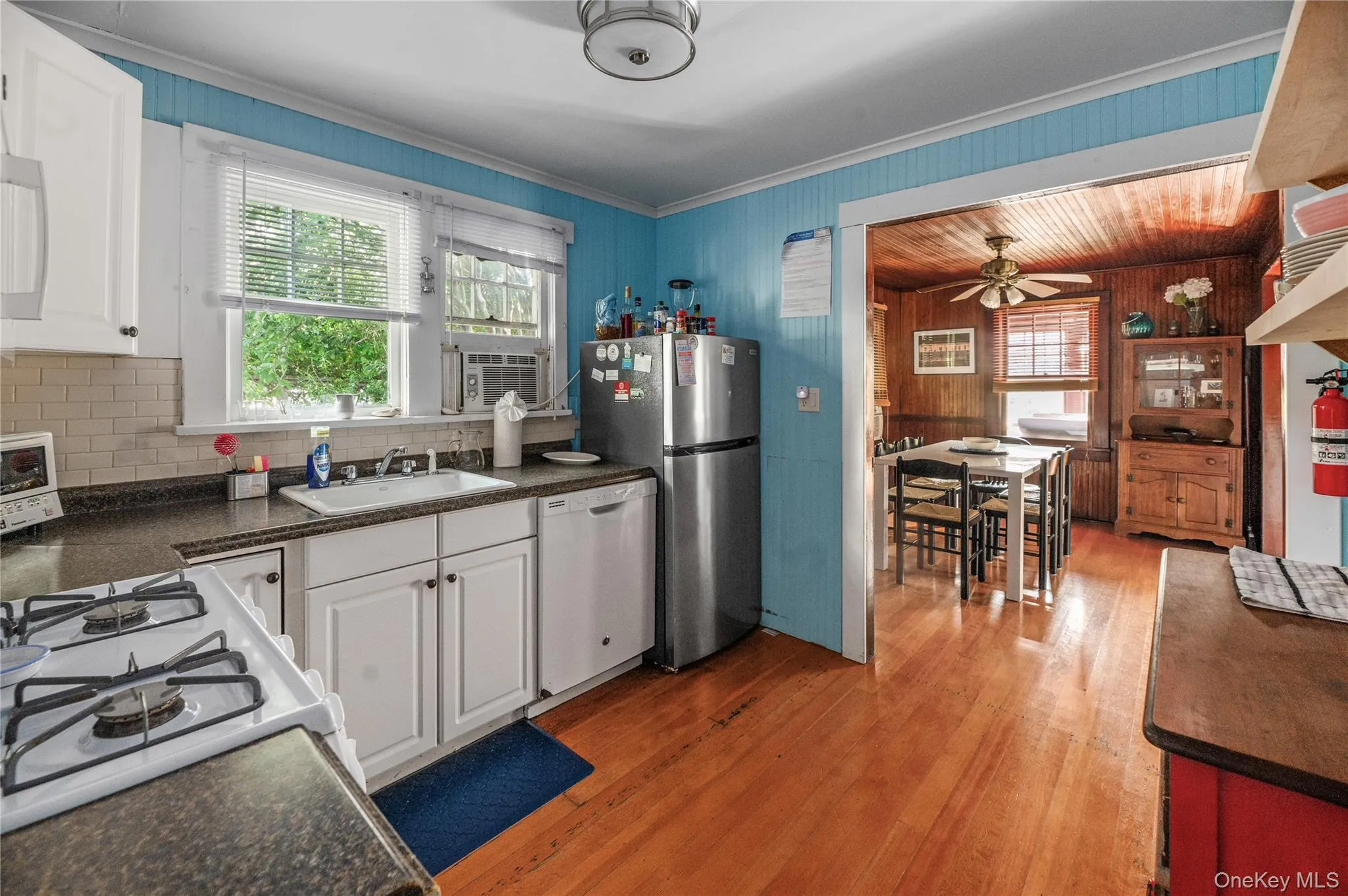 40 Bungalow Walk, Islip, NY, 3 Bedrooms Bedrooms, 7 Rooms Rooms,1 BathroomBathrooms,Residential Lease,For Rent,Bungalow,0,993242 40 Bungalow Walk, Islip, NY, 3 Bedrooms Bedrooms, 7 Rooms Rooms,1 BathroomBathrooms,Residential Lease,For Rent,Bungalow,0,993242