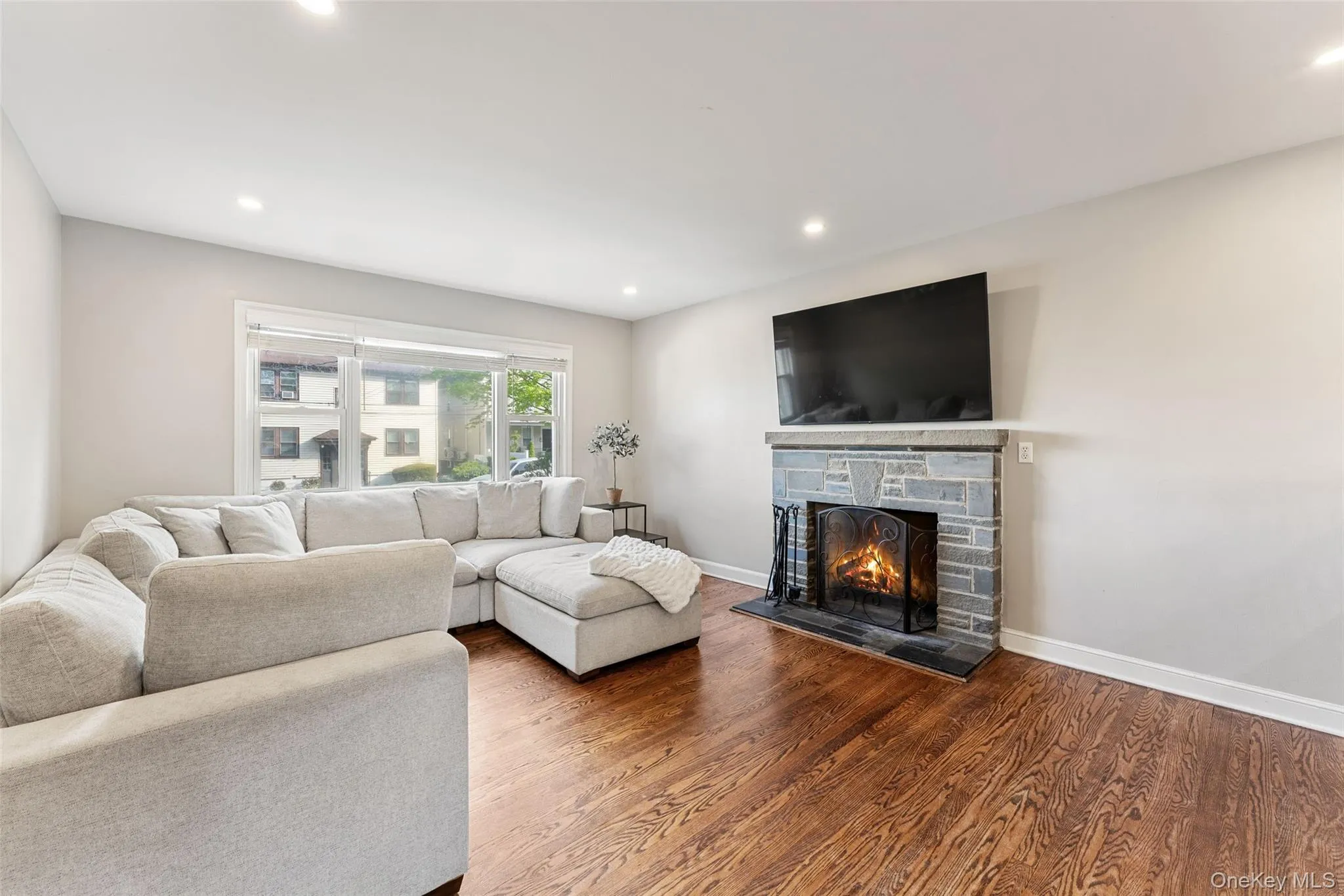 17 Terrace Avenue, White Plains, NY, 2 Bedrooms Bedrooms, 5 Rooms Rooms,1 BathroomBathrooms,Residential Lease,For Rent,Terrace,0,993246 17 Terrace Avenue, White Plains, NY, 2 Bedrooms Bedrooms, 5 Rooms Rooms,1 BathroomBathrooms,Residential Lease,For Rent,Terrace,0,993246
