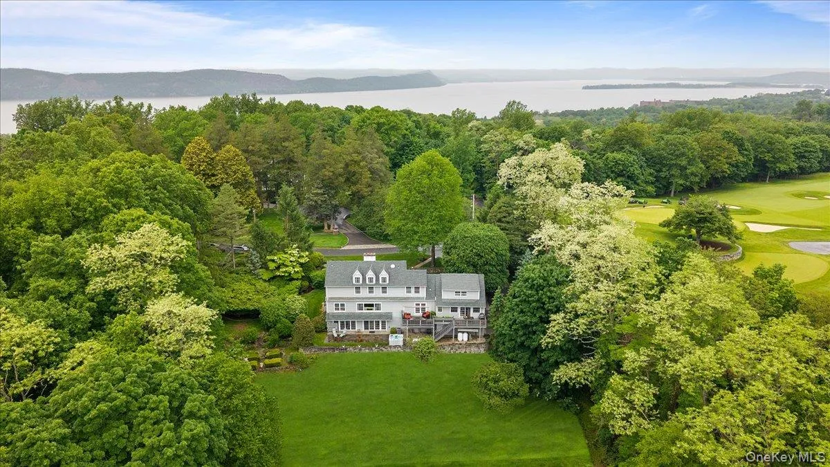 Aerial view shows the spectacular 1.56 acres plus its proximity to SHCC golf course & to the Hudson River. Aerial view shows the spectacular 1.56 acres plus its proximity to SHCC golf course & to the Hudson River.
