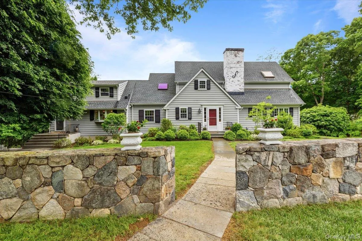 Just enter through the stone walls and you’ll be home. Just enter through the stone walls and you’ll be home.