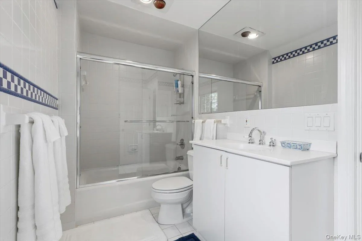 Alternate view of full hall Bathroom upstairs. Alternate view of full hall Bathroom upstairs.