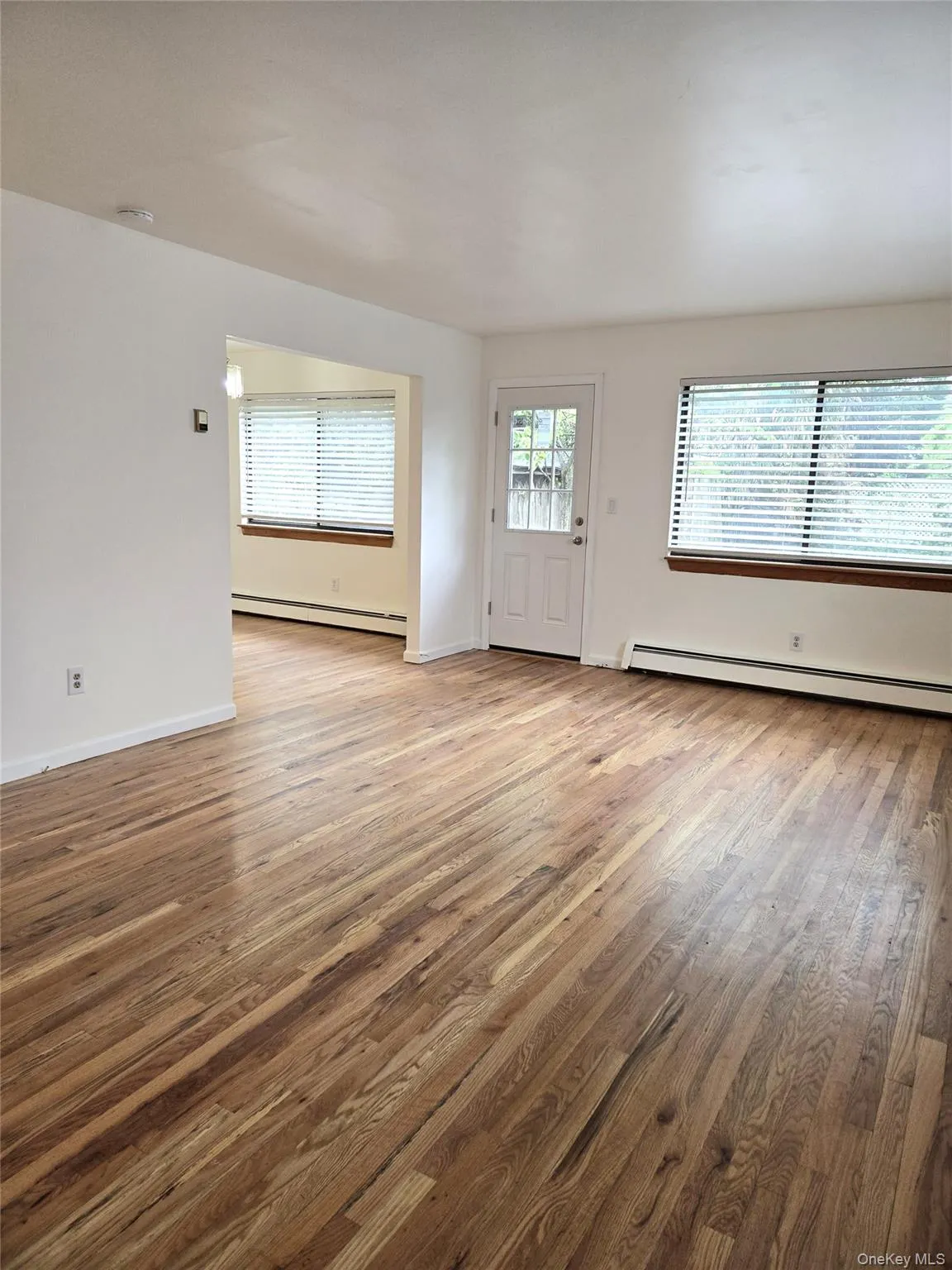 31 Hickory Road, North Hempstead, NY, 3 Bedrooms Bedrooms, 6 Rooms Rooms,1 BathroomBathrooms,Residential Lease,For Rent,Hickory,0,993265 31 Hickory Road, North Hempstead, NY, 3 Bedrooms Bedrooms, 6 Rooms Rooms,1 BathroomBathrooms,Residential Lease,For Rent,Hickory,0,993265