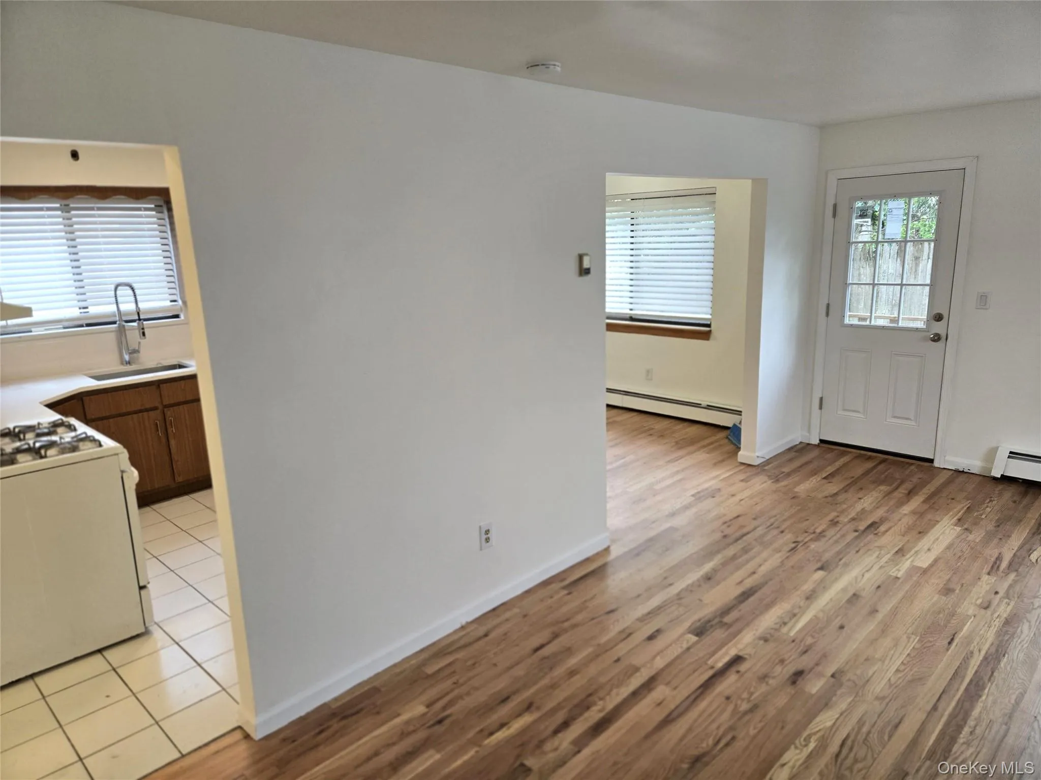 31 Hickory Road, North Hempstead, NY, 3 Bedrooms Bedrooms, 6 Rooms Rooms,1 BathroomBathrooms,Residential Lease,For Rent,Hickory,0,993265 31 Hickory Road, North Hempstead, NY, 3 Bedrooms Bedrooms, 6 Rooms Rooms,1 BathroomBathrooms,Residential Lease,For Rent,Hickory,0,993265