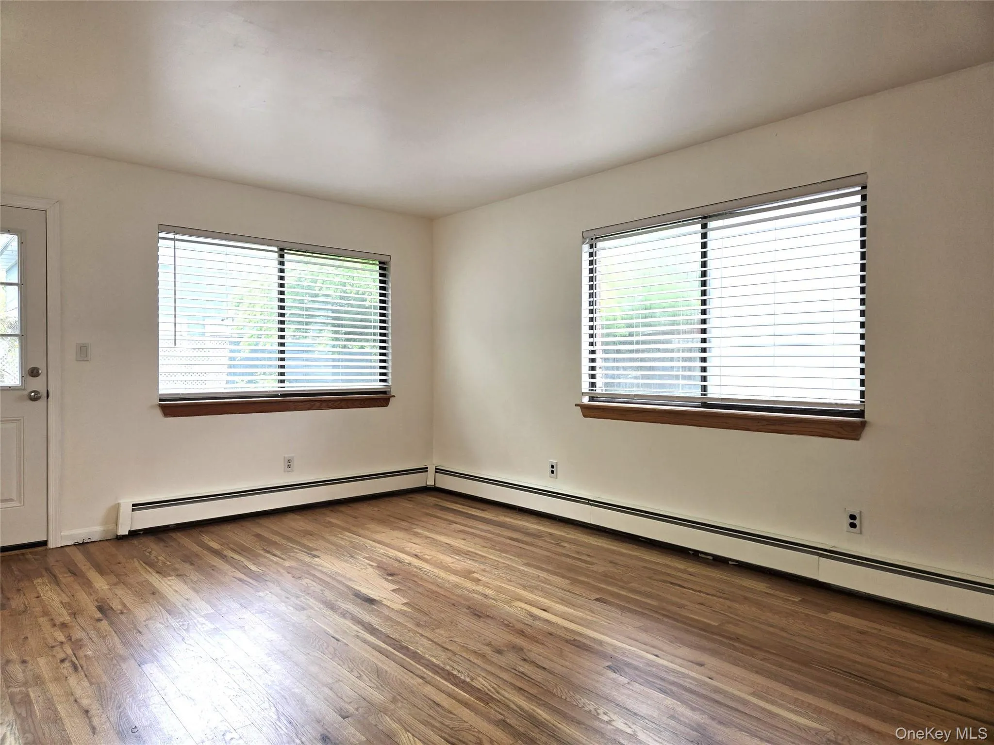 31 Hickory Road, North Hempstead, NY, 3 Bedrooms Bedrooms, 6 Rooms Rooms,1 BathroomBathrooms,Residential Lease,For Rent,Hickory,0,993265 31 Hickory Road, North Hempstead, NY, 3 Bedrooms Bedrooms, 6 Rooms Rooms,1 BathroomBathrooms,Residential Lease,For Rent,Hickory,0,993265