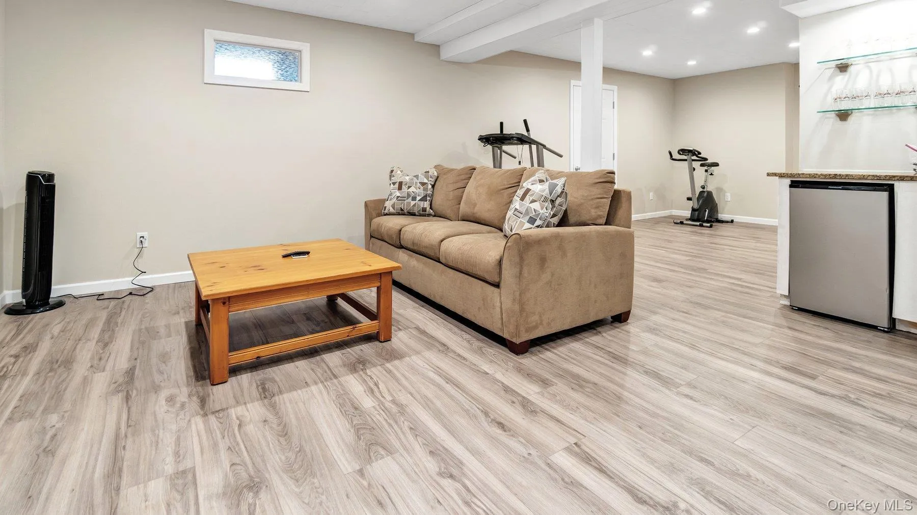 6 Bay Run, Riverhead, NY, 4 Bedrooms Bedrooms, 9 Rooms Rooms,3 BathroomsBathrooms,Residential Lease,For Rent,Bay Run,0,993283 6 Bay Run, Riverhead, NY, 4 Bedrooms Bedrooms, 9 Rooms Rooms,3 BathroomsBathrooms,Residential Lease,For Rent,Bay Run,0,993283
