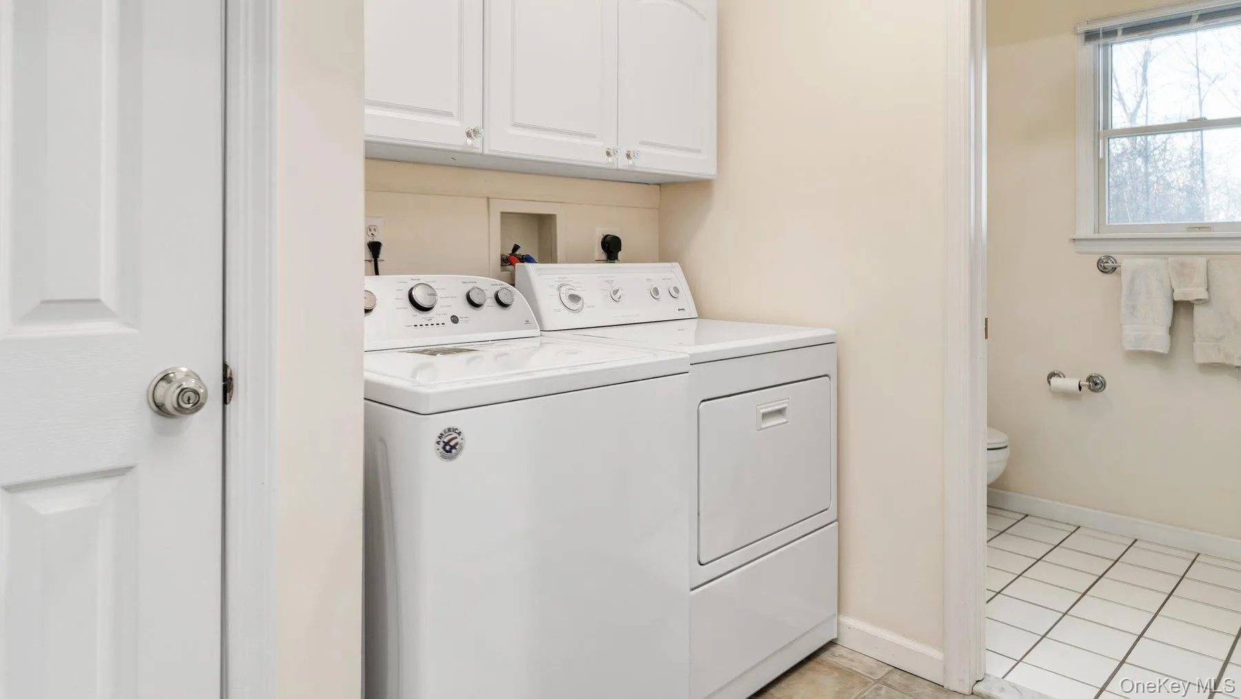 6 Bay Run, Riverhead, NY, 4 Bedrooms Bedrooms, 9 Rooms Rooms,3 BathroomsBathrooms,Residential Lease,For Rent,Bay Run,0,993283 6 Bay Run, Riverhead, NY, 4 Bedrooms Bedrooms, 9 Rooms Rooms,3 BathroomsBathrooms,Residential Lease,For Rent,Bay Run,0,993283