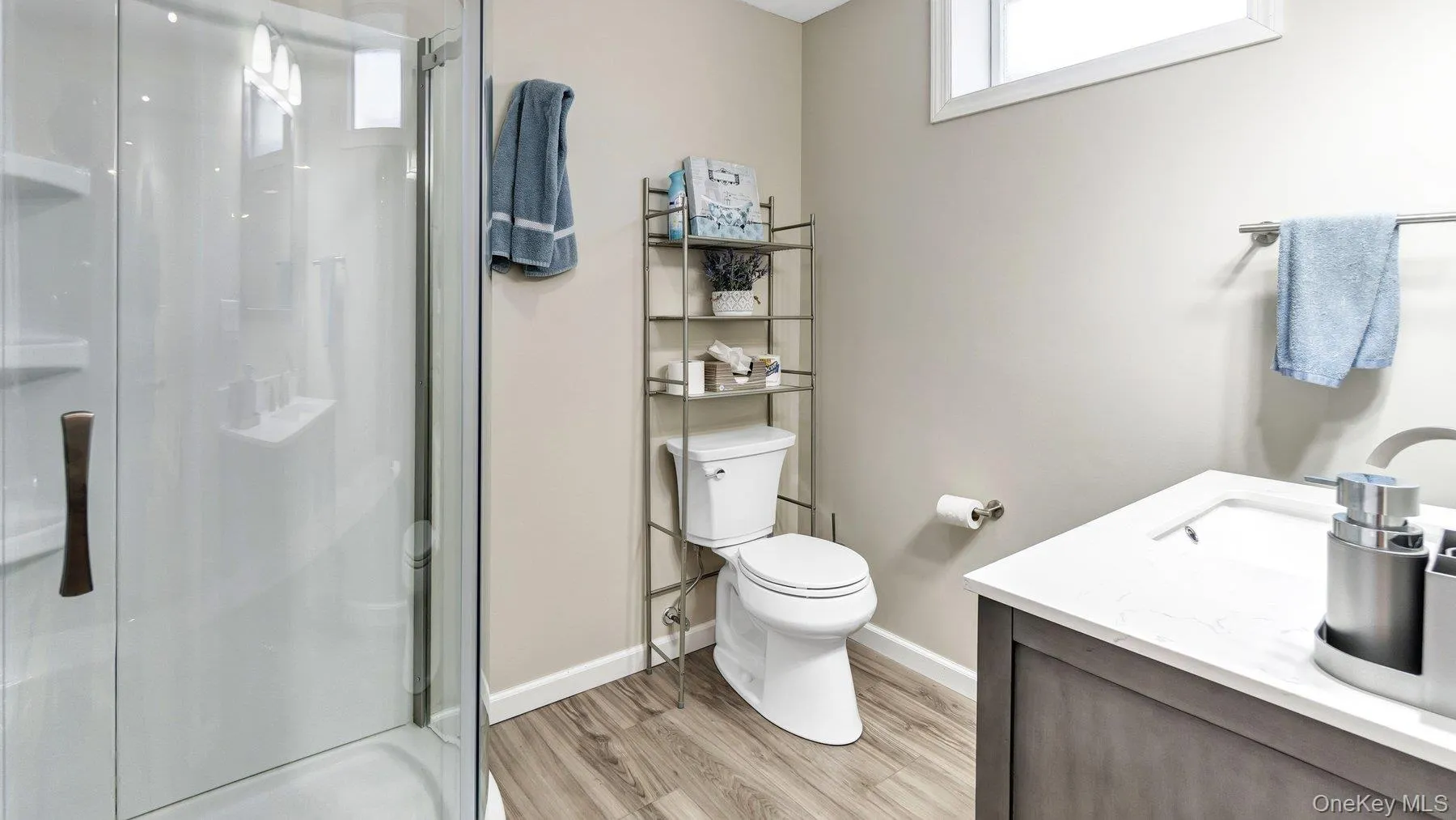 6 Bay Run, Riverhead, NY, 4 Bedrooms Bedrooms, 9 Rooms Rooms,3 BathroomsBathrooms,Residential Lease,For Rent,Bay Run,0,993283 6 Bay Run, Riverhead, NY, 4 Bedrooms Bedrooms, 9 Rooms Rooms,3 BathroomsBathrooms,Residential Lease,For Rent,Bay Run,0,993283
