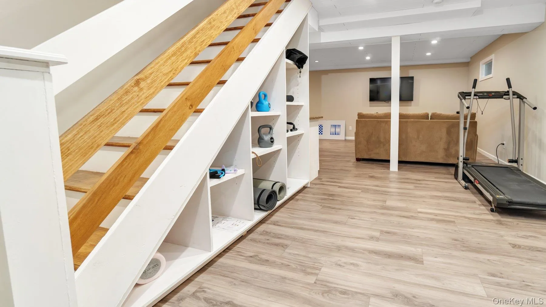 6 Bay Run, Riverhead, NY, 4 Bedrooms Bedrooms, 9 Rooms Rooms,3 BathroomsBathrooms,Residential Lease,For Rent,Bay Run,0,993283 6 Bay Run, Riverhead, NY, 4 Bedrooms Bedrooms, 9 Rooms Rooms,3 BathroomsBathrooms,Residential Lease,For Rent,Bay Run,0,993283