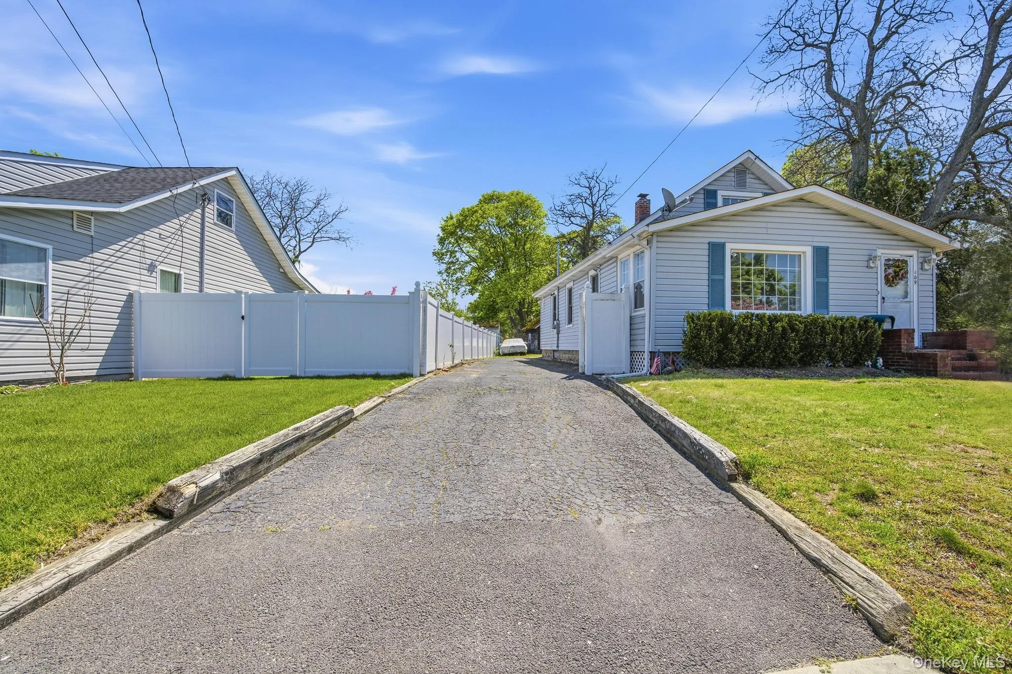 109 Grove Avenue, Brookhaven, NY, 3 Bedrooms Bedrooms, 8 Rooms Rooms,1 BathroomBathrooms,Residential Sale,For Rent,Grove,0,993290 109 Grove Avenue, Brookhaven, NY, 3 Bedrooms Bedrooms, 8 Rooms Rooms,1 BathroomBathrooms,Residential Sale,For Rent,Grove,0,993290