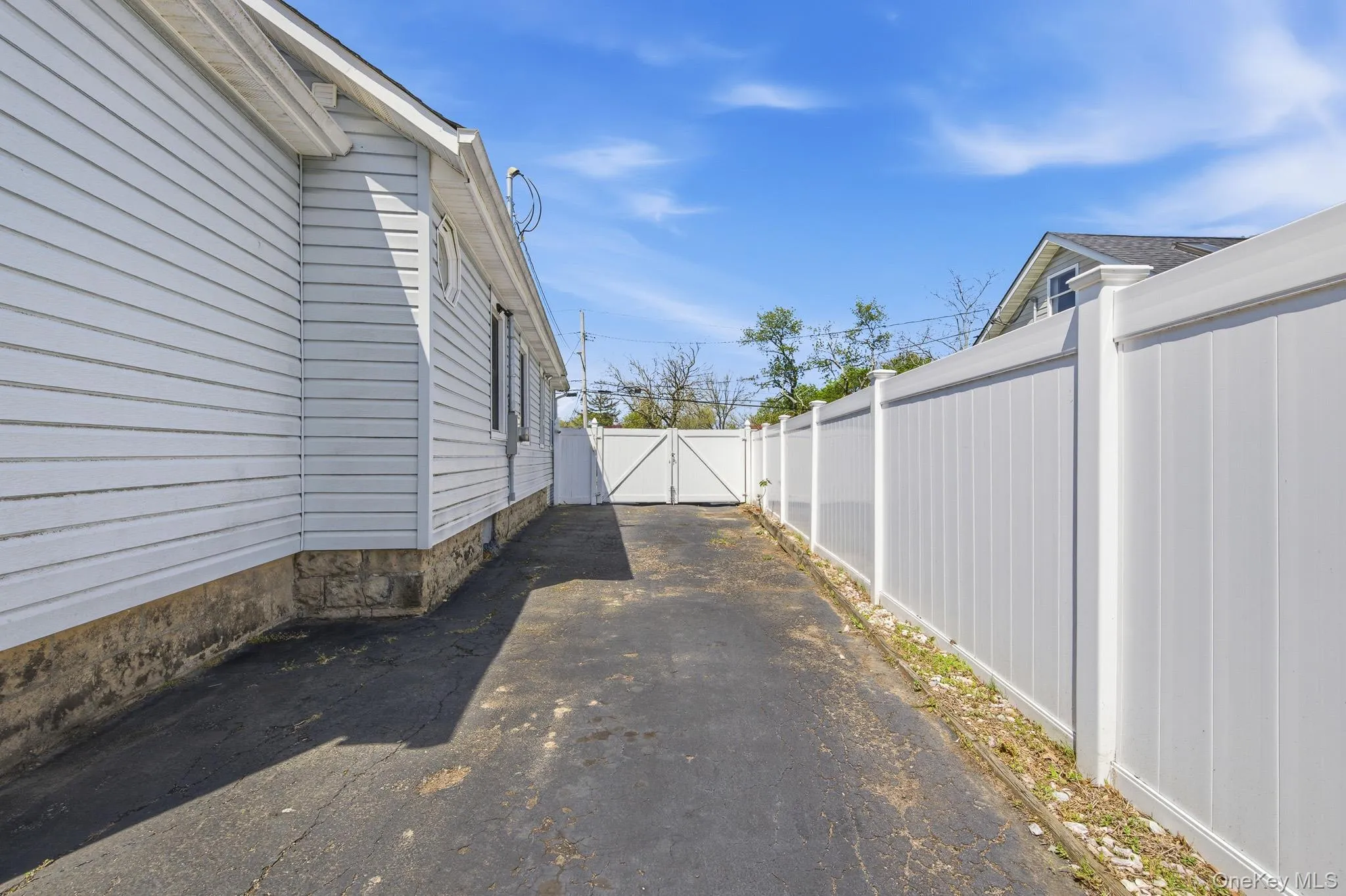 109 Grove Avenue, Brookhaven, NY, 3 Bedrooms Bedrooms, 8 Rooms Rooms,1 BathroomBathrooms,Residential Sale,For Rent,Grove,0,993290 109 Grove Avenue, Brookhaven, NY, 3 Bedrooms Bedrooms, 8 Rooms Rooms,1 BathroomBathrooms,Residential Sale,For Rent,Grove,0,993290