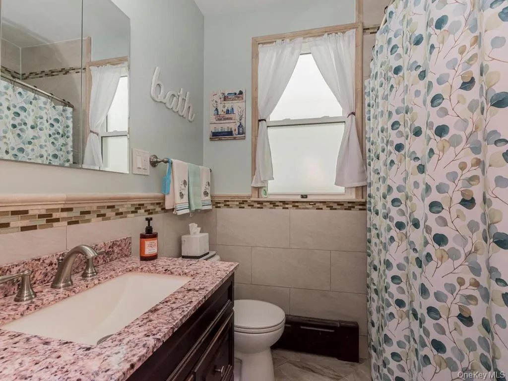 1st Floor Full Bath 1st Floor Full Bath