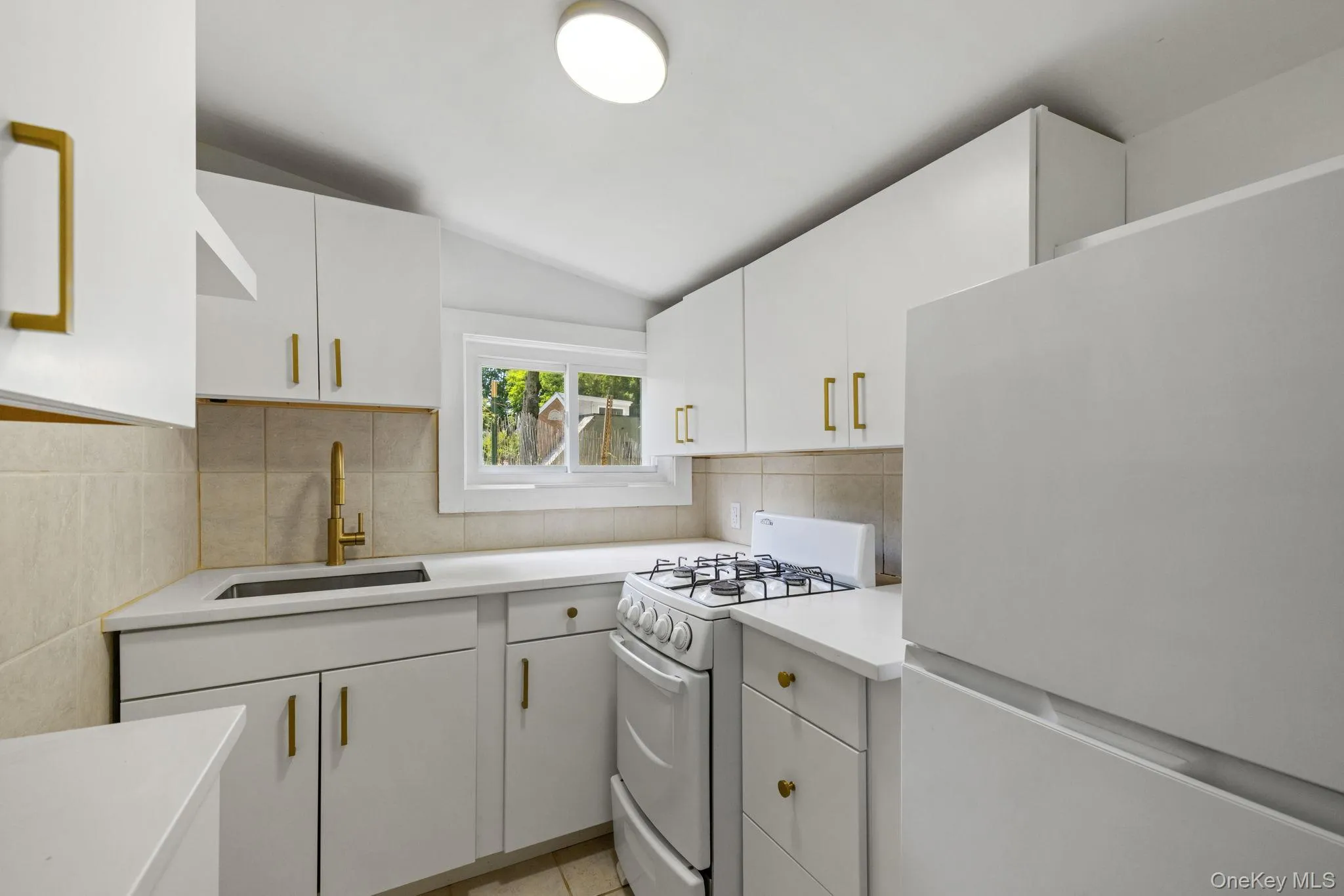 58 Maple Avenue, New Castle, NY, 2 Bedrooms Bedrooms, 4 Rooms Rooms,1 BathroomBathrooms,Residential,For Rent,Maple,0,993303 58 Maple Avenue, New Castle, NY, 2 Bedrooms Bedrooms, 4 Rooms Rooms,1 BathroomBathrooms,Residential,For Rent,Maple,0,993303
