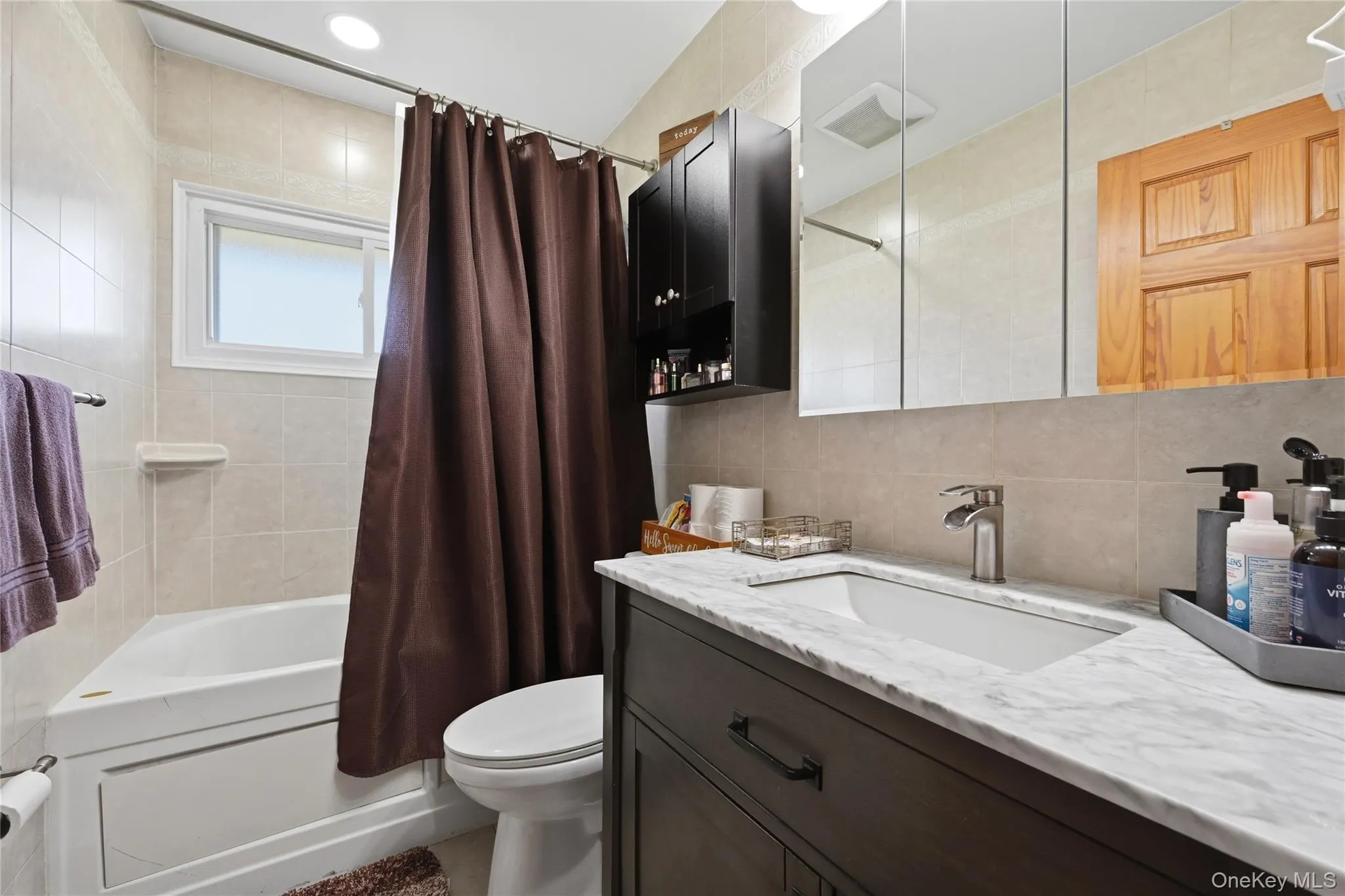2 Tallow Lane, Hempstead, NY, 5 Bedrooms Bedrooms, 9 Rooms Rooms,2 BathroomsBathrooms,Residential,For Rent,Tallow,0,993343 2 Tallow Lane, Hempstead, NY, 5 Bedrooms Bedrooms, 9 Rooms Rooms,2 BathroomsBathrooms,Residential,For Rent,Tallow,0,993343