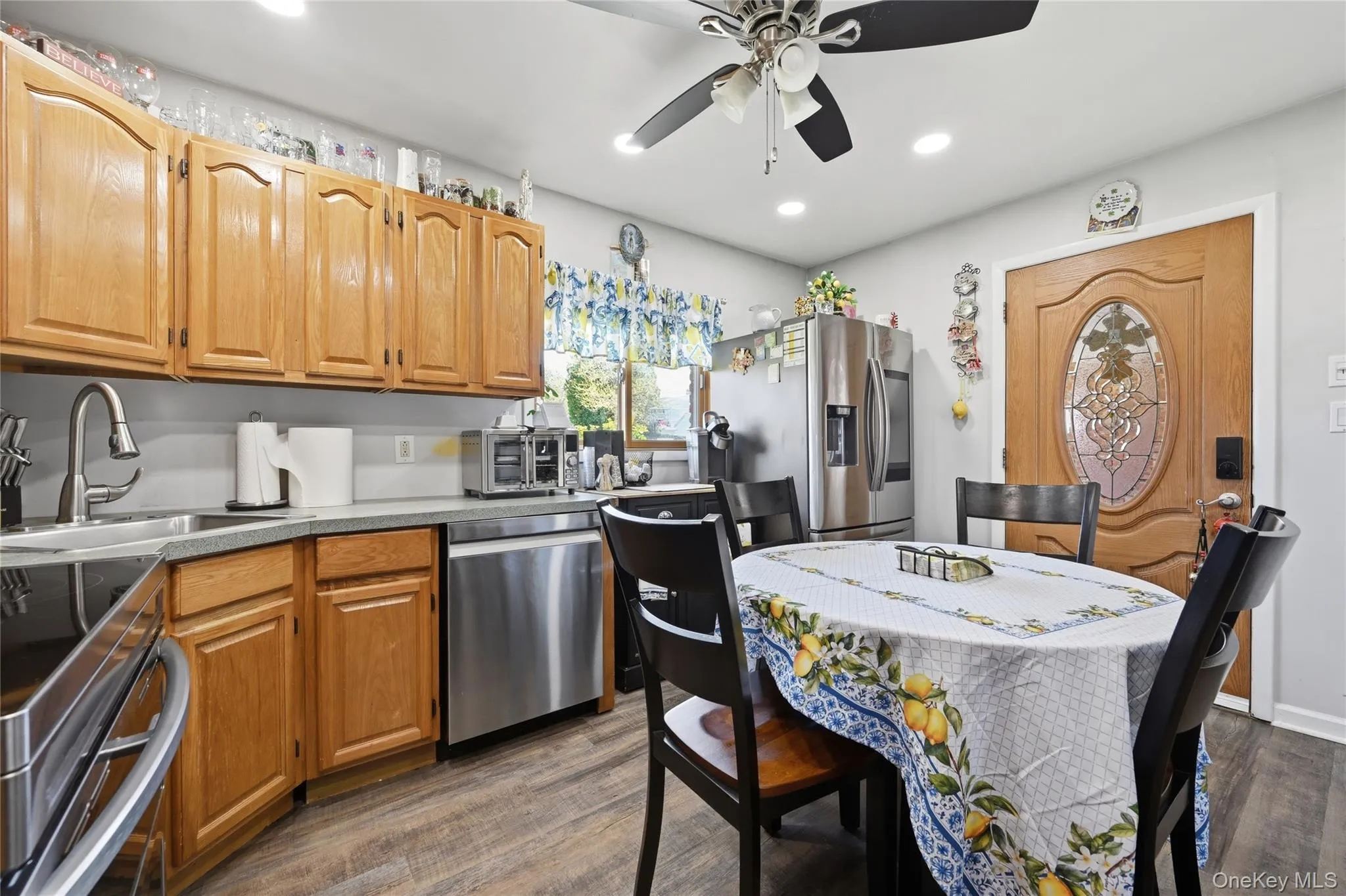 2 Tallow Lane, Hempstead, NY, 5 Bedrooms Bedrooms, 9 Rooms Rooms,2 BathroomsBathrooms,Residential,For Rent,Tallow,0,993343 2 Tallow Lane, Hempstead, NY, 5 Bedrooms Bedrooms, 9 Rooms Rooms,2 BathroomsBathrooms,Residential,For Rent,Tallow,0,993343