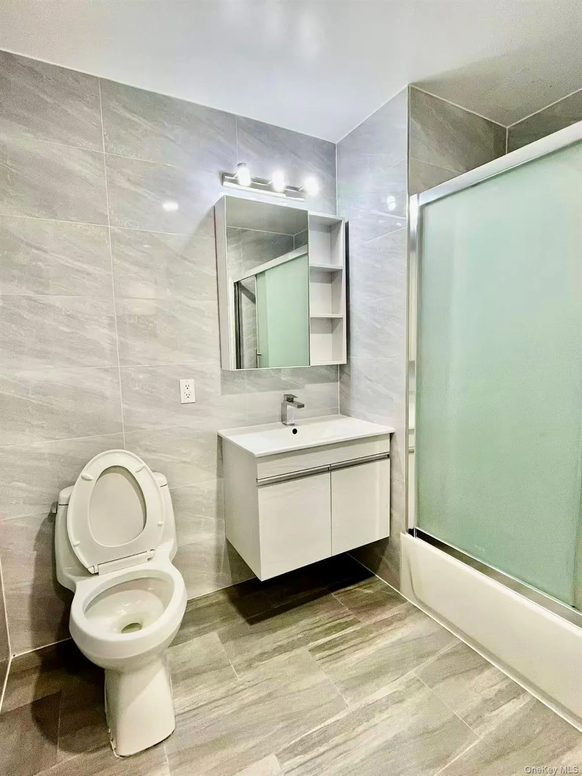 7065 Queens Boulevard, New York, NY, 1 Bedroom Bedrooms, 3 Rooms Rooms,1 BathroomBathrooms,Residential,For Rent,Queens,0,993344 7065 Queens Boulevard, New York, NY, 1 Bedroom Bedrooms, 3 Rooms Rooms,1 BathroomBathrooms,Residential,For Rent,Queens,0,993344