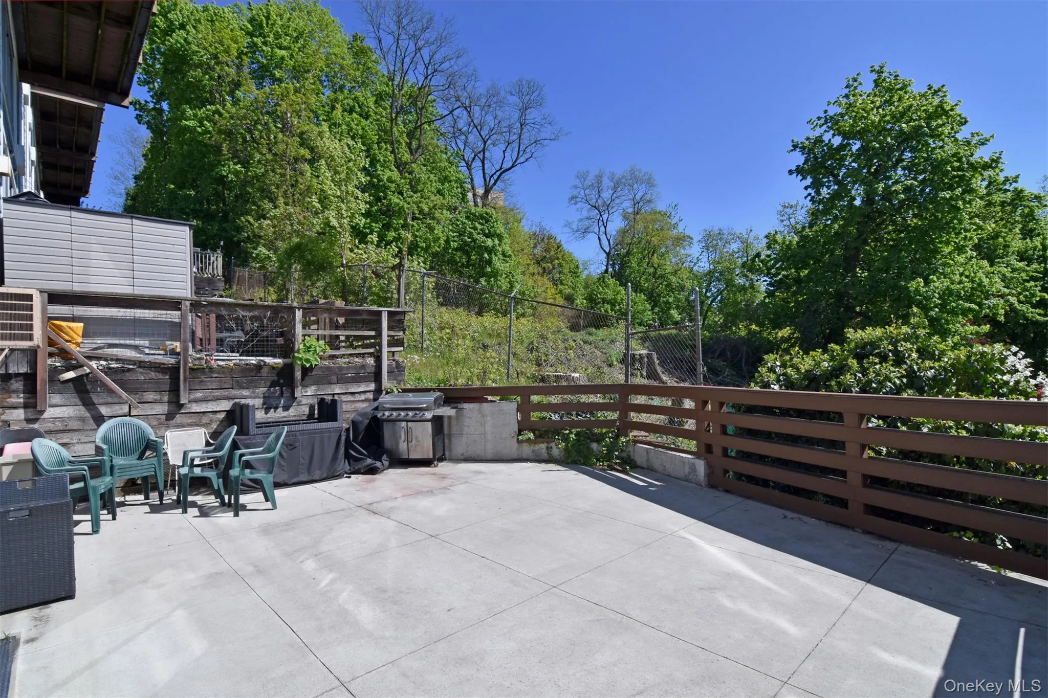 Large Clubhouse outdoor space Large Clubhouse outdoor space
