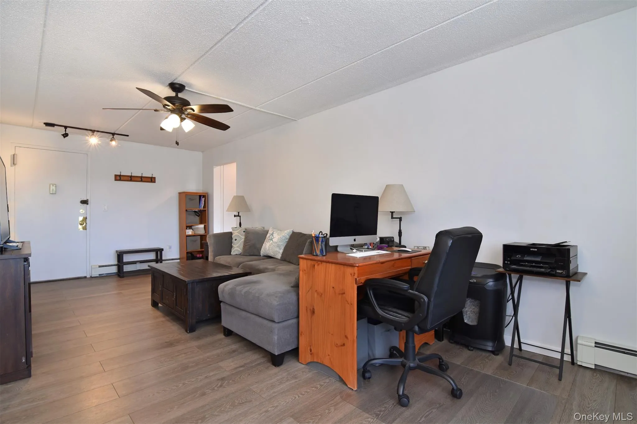 Large Living Room allows for an office/work space. Large Living Room allows for an office/work space.