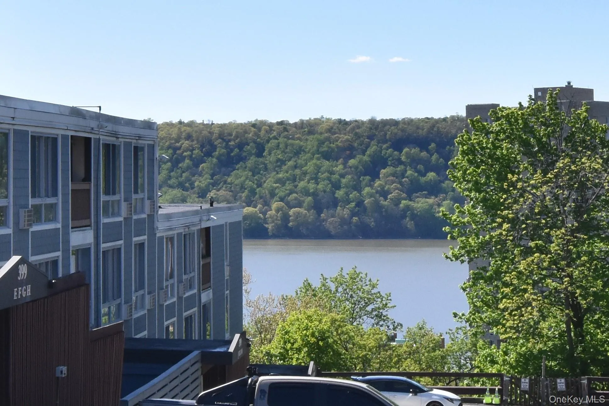 Enjoy the River view on the way to Gym and Clubhouse Enjoy the River view on the way to Gym and Clubhouse