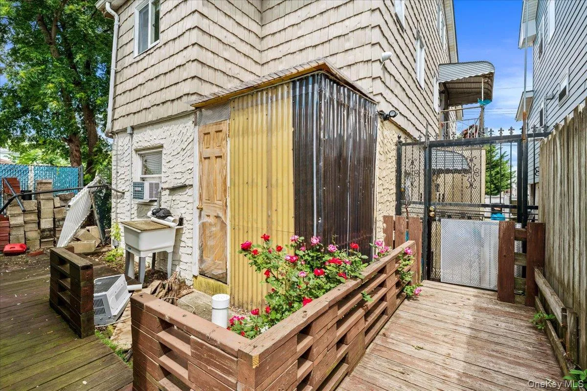 10216 164th Road, New York, NY, 5 Bedrooms Bedrooms, 9 Rooms Rooms,2 BathroomsBathrooms,Residential,For Rent,164th,0,993357 10216 164th Road, New York, NY, 5 Bedrooms Bedrooms, 9 Rooms Rooms,2 BathroomsBathrooms,Residential,For Rent,164th,0,993357