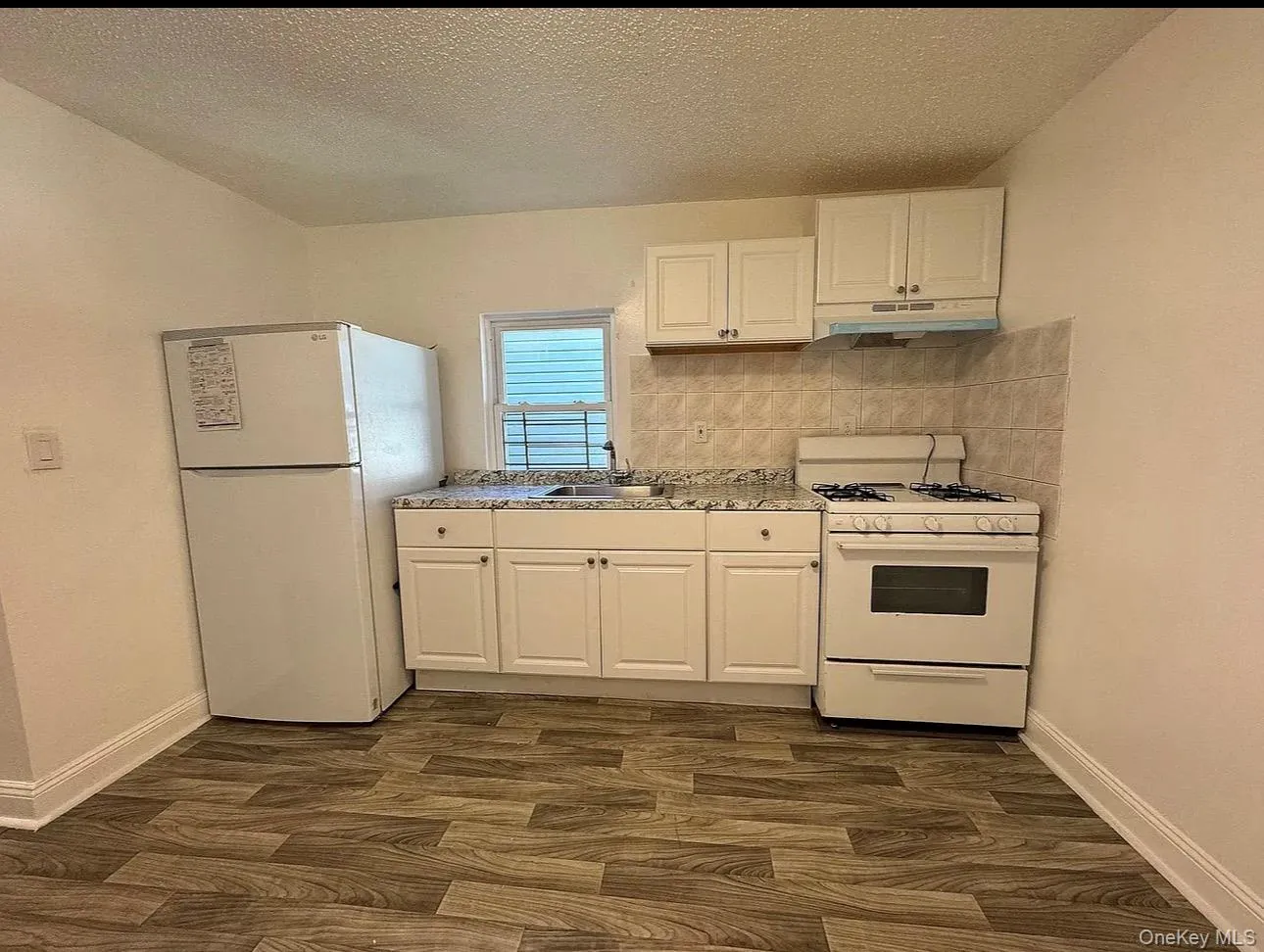 513 Chestnut Street, New York, NY, 3 Bedrooms Bedrooms, 5 Rooms Rooms,1 BathroomBathrooms,Residential Lease,For Rent,Chestnut,0,993362 513 Chestnut Street, New York, NY, 3 Bedrooms Bedrooms, 5 Rooms Rooms,1 BathroomBathrooms,Residential Lease,For Rent,Chestnut,0,993362