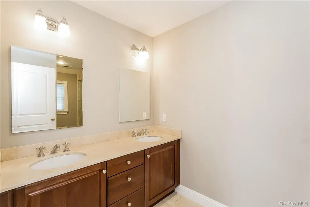 Master Bathroom Master Bathroom
