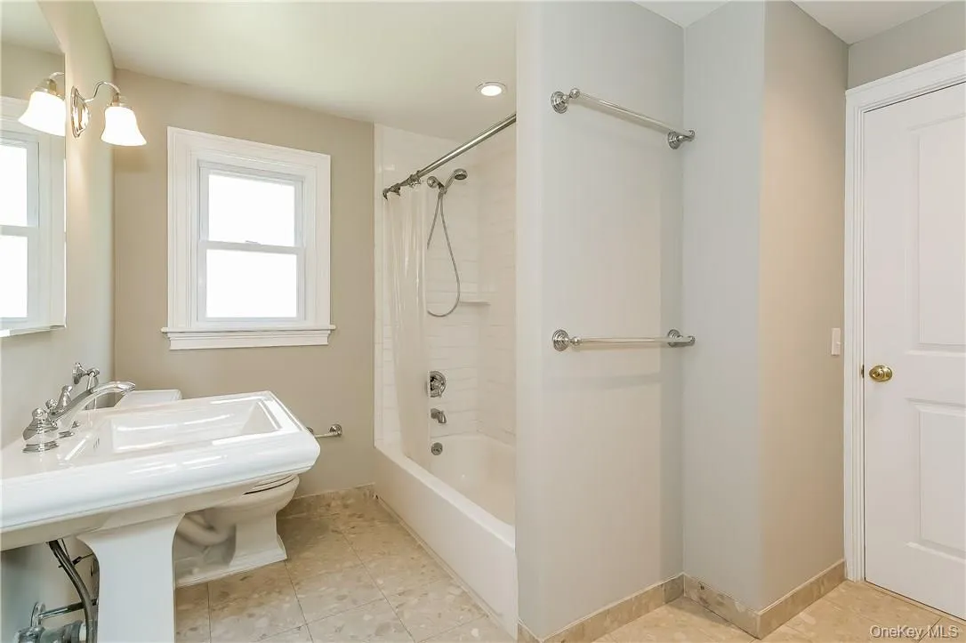 Family Bathroom Family Bathroom