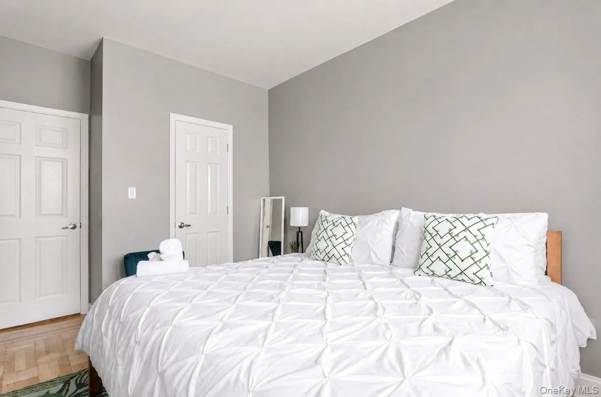 2897 Harrington Avenue, New York, NY, 2 Bedrooms Bedrooms, 5 Rooms Rooms,1 BathroomBathrooms,Residential Lease,For Rent,Harrington,0,993392 2897 Harrington Avenue, New York, NY, 2 Bedrooms Bedrooms, 5 Rooms Rooms,1 BathroomBathrooms,Residential Lease,For Rent,Harrington,0,993392