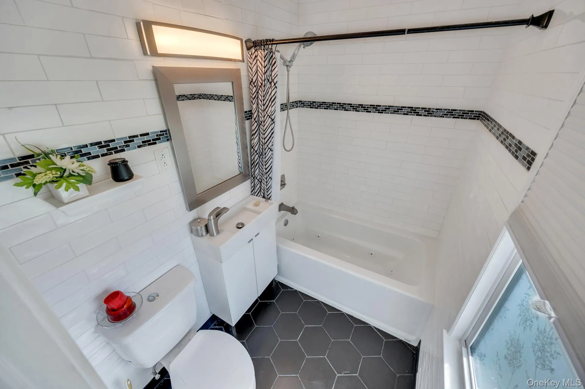 729 Ent Avenue, Southampton, NY, 3 Bedrooms Bedrooms, 7 Rooms Rooms,2 BathroomsBathrooms,Residential,For Rent,Ent,0,993400 729 Ent Avenue, Southampton, NY, 3 Bedrooms Bedrooms, 7 Rooms Rooms,2 BathroomsBathrooms,Residential,For Rent,Ent,0,993400