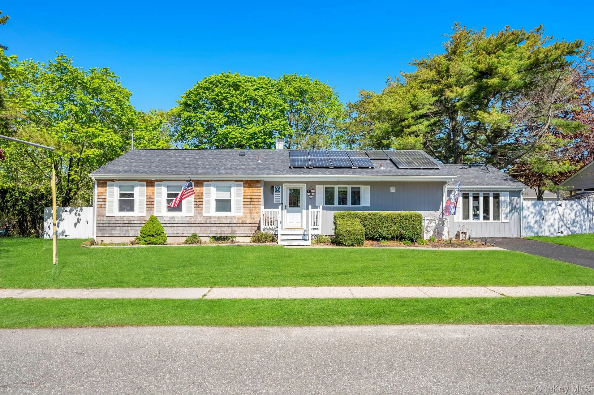 729 Ent Avenue, Southampton, NY, 3 Bedrooms Bedrooms, 7 Rooms Rooms,2 BathroomsBathrooms,Residential,For Rent,Ent,0,993400 729 Ent Avenue, Southampton, NY, 3 Bedrooms Bedrooms, 7 Rooms Rooms,2 BathroomsBathrooms,Residential,For Rent,Ent,0,993400