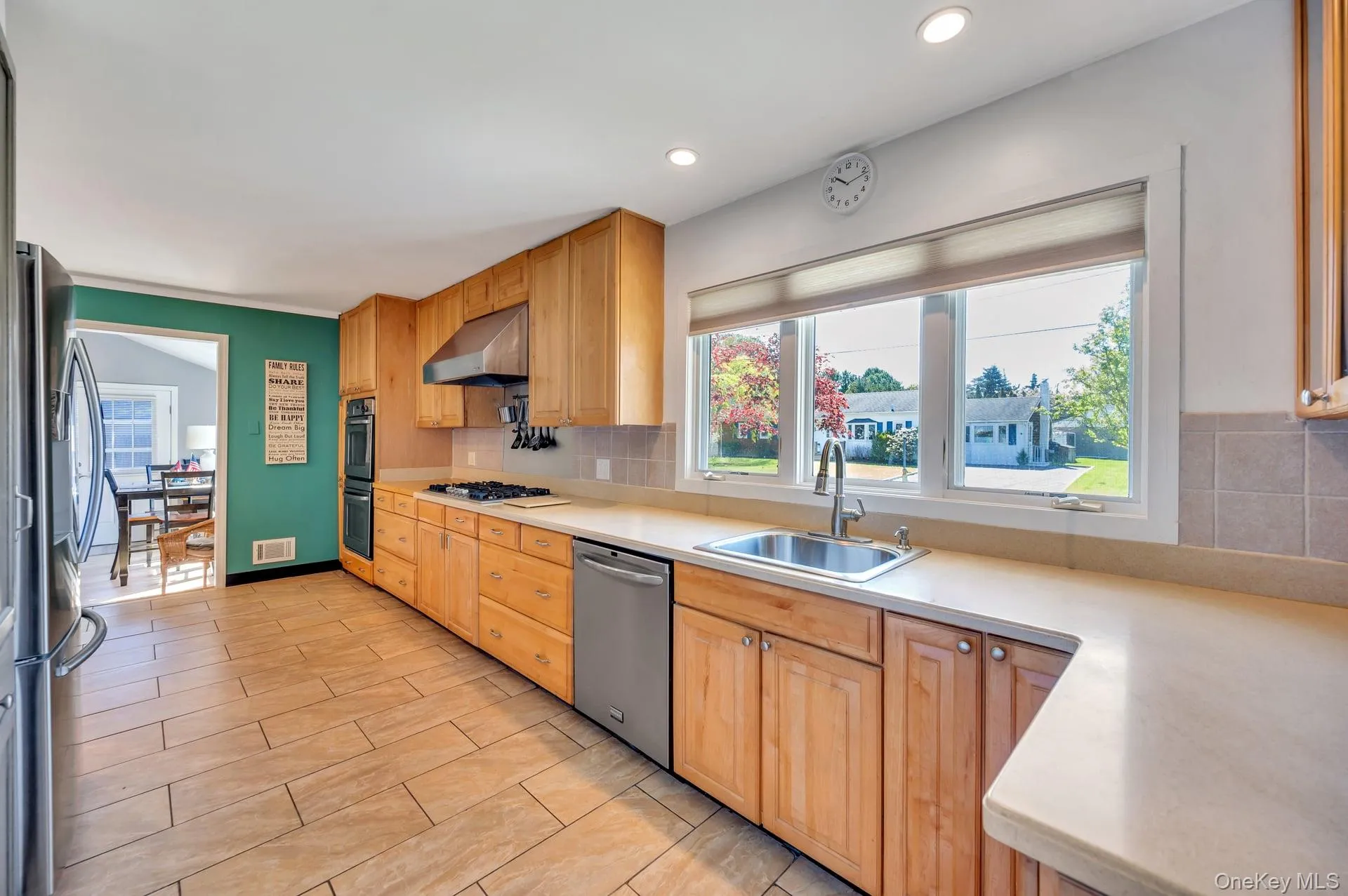 729 Ent Avenue, Southampton, NY, 3 Bedrooms Bedrooms, 7 Rooms Rooms,2 BathroomsBathrooms,Residential,For Rent,Ent,0,993400 729 Ent Avenue, Southampton, NY, 3 Bedrooms Bedrooms, 7 Rooms Rooms,2 BathroomsBathrooms,Residential,For Rent,Ent,0,993400