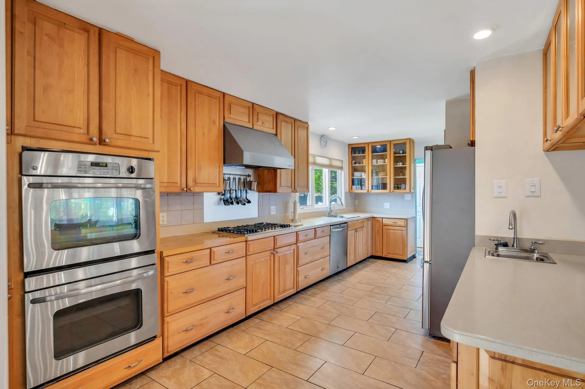 729 Ent Avenue, Southampton, NY, 3 Bedrooms Bedrooms, 7 Rooms Rooms,2 BathroomsBathrooms,Residential,For Rent,Ent,0,993400 729 Ent Avenue, Southampton, NY, 3 Bedrooms Bedrooms, 7 Rooms Rooms,2 BathroomsBathrooms,Residential,For Rent,Ent,0,993400