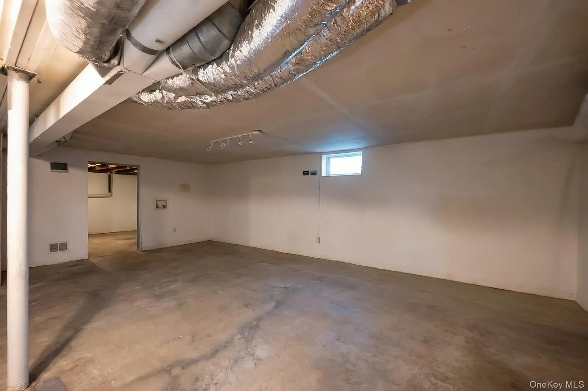 729 Ent Avenue, Southampton, NY, 3 Bedrooms Bedrooms, 7 Rooms Rooms,2 BathroomsBathrooms,Residential,For Rent,Ent,0,993400 729 Ent Avenue, Southampton, NY, 3 Bedrooms Bedrooms, 7 Rooms Rooms,2 BathroomsBathrooms,Residential,For Rent,Ent,0,993400