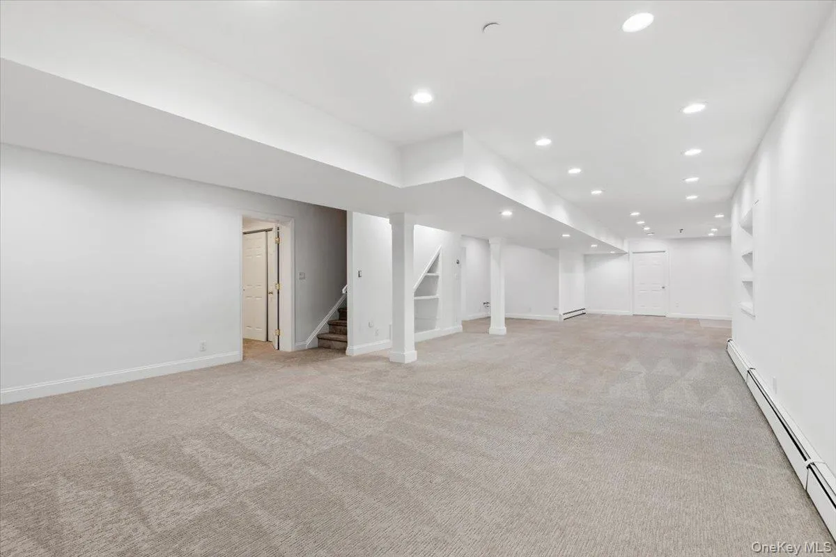2 Saunders Street, Greenburgh, NY, 4 Bedrooms Bedrooms, 13 Rooms Rooms,3 BathroomsBathrooms,Residential,For Rent,Saunders,0,993414 2 Saunders Street, Greenburgh, NY, 4 Bedrooms Bedrooms, 13 Rooms Rooms,3 BathroomsBathrooms,Residential,For Rent,Saunders,0,993414