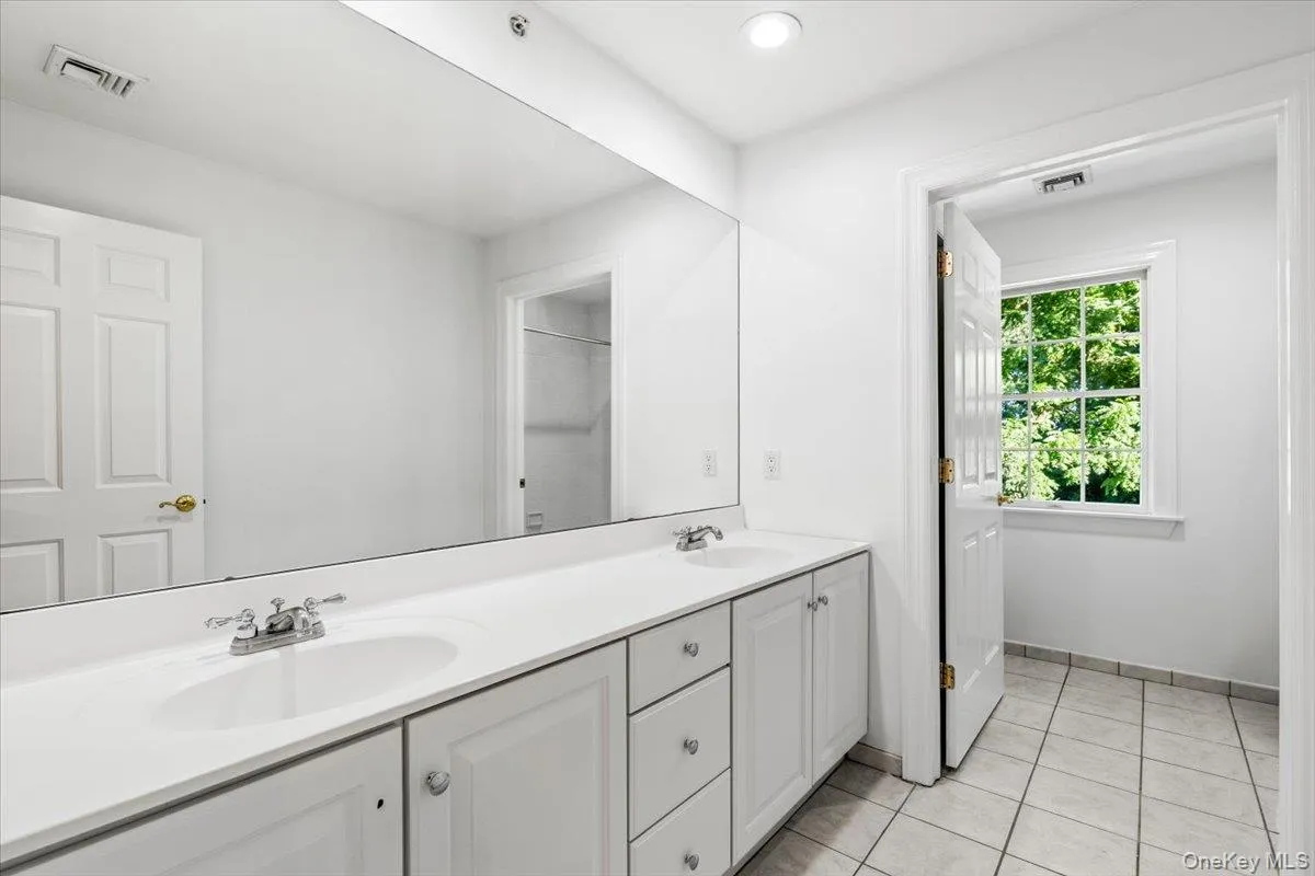 2 Saunders Street, Greenburgh, NY, 4 Bedrooms Bedrooms, 13 Rooms Rooms,3 BathroomsBathrooms,Residential,For Rent,Saunders,0,993414 2 Saunders Street, Greenburgh, NY, 4 Bedrooms Bedrooms, 13 Rooms Rooms,3 BathroomsBathrooms,Residential,For Rent,Saunders,0,993414