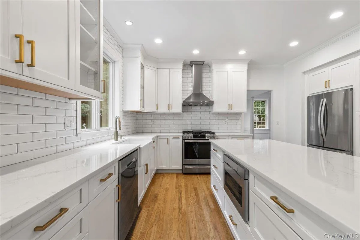 2 Saunders Street, Greenburgh, NY, 4 Bedrooms Bedrooms, 13 Rooms Rooms,3 BathroomsBathrooms,Residential,For Rent,Saunders,0,993414 2 Saunders Street, Greenburgh, NY, 4 Bedrooms Bedrooms, 13 Rooms Rooms,3 BathroomsBathrooms,Residential,For Rent,Saunders,0,993414