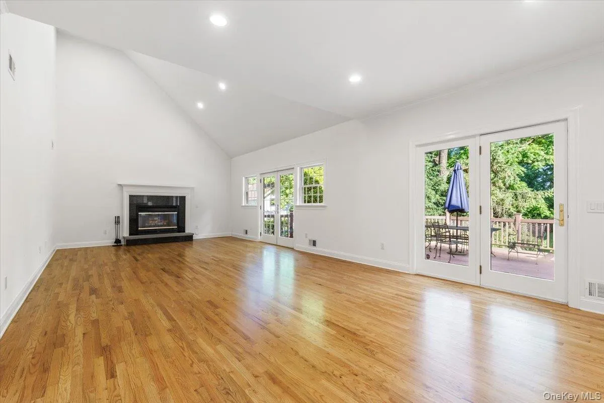 2 Saunders Street, Greenburgh, NY, 4 Bedrooms Bedrooms, 13 Rooms Rooms,3 BathroomsBathrooms,Residential,For Rent,Saunders,0,993414 2 Saunders Street, Greenburgh, NY, 4 Bedrooms Bedrooms, 13 Rooms Rooms,3 BathroomsBathrooms,Residential,For Rent,Saunders,0,993414