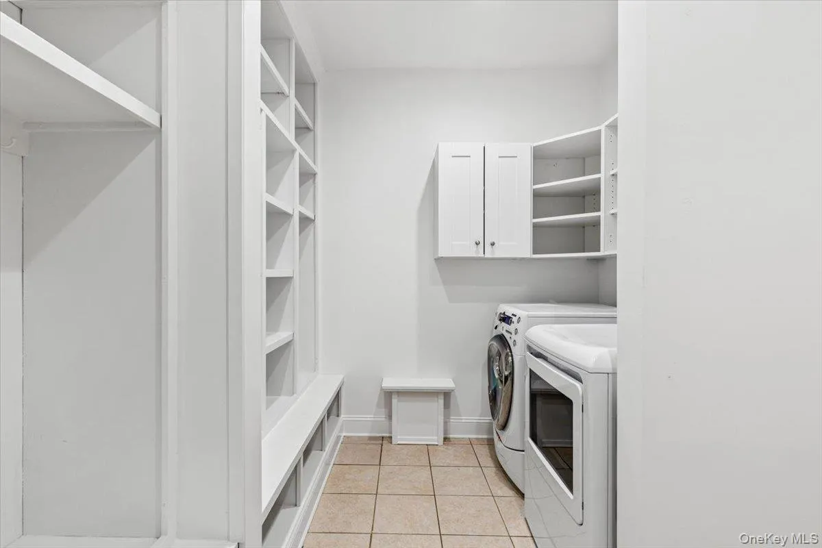 2 Saunders Street, Greenburgh, NY, 4 Bedrooms Bedrooms, 13 Rooms Rooms,3 BathroomsBathrooms,Residential,For Rent,Saunders,0,993414 2 Saunders Street, Greenburgh, NY, 4 Bedrooms Bedrooms, 13 Rooms Rooms,3 BathroomsBathrooms,Residential,For Rent,Saunders,0,993414