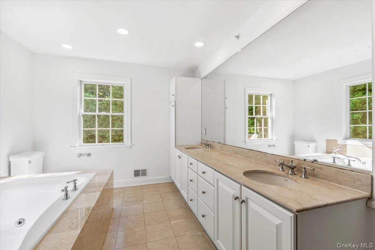 2 Saunders Street, Greenburgh, NY, 4 Bedrooms Bedrooms, 13 Rooms Rooms,3 BathroomsBathrooms,Residential,For Rent,Saunders,0,993414 2 Saunders Street, Greenburgh, NY, 4 Bedrooms Bedrooms, 13 Rooms Rooms,3 BathroomsBathrooms,Residential,For Rent,Saunders,0,993414