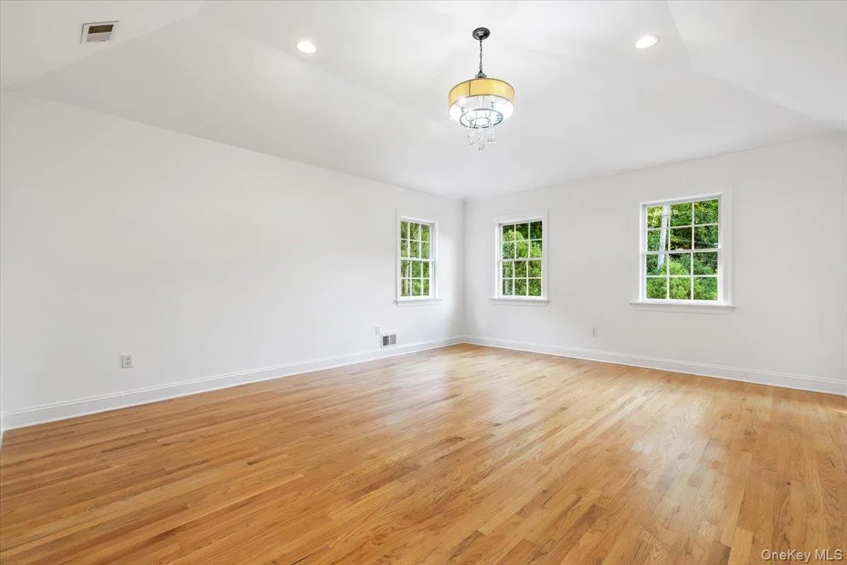 2 Saunders Street, Greenburgh, NY, 4 Bedrooms Bedrooms, 13 Rooms Rooms,3 BathroomsBathrooms,Residential,For Rent,Saunders,0,993414 2 Saunders Street, Greenburgh, NY, 4 Bedrooms Bedrooms, 13 Rooms Rooms,3 BathroomsBathrooms,Residential,For Rent,Saunders,0,993414