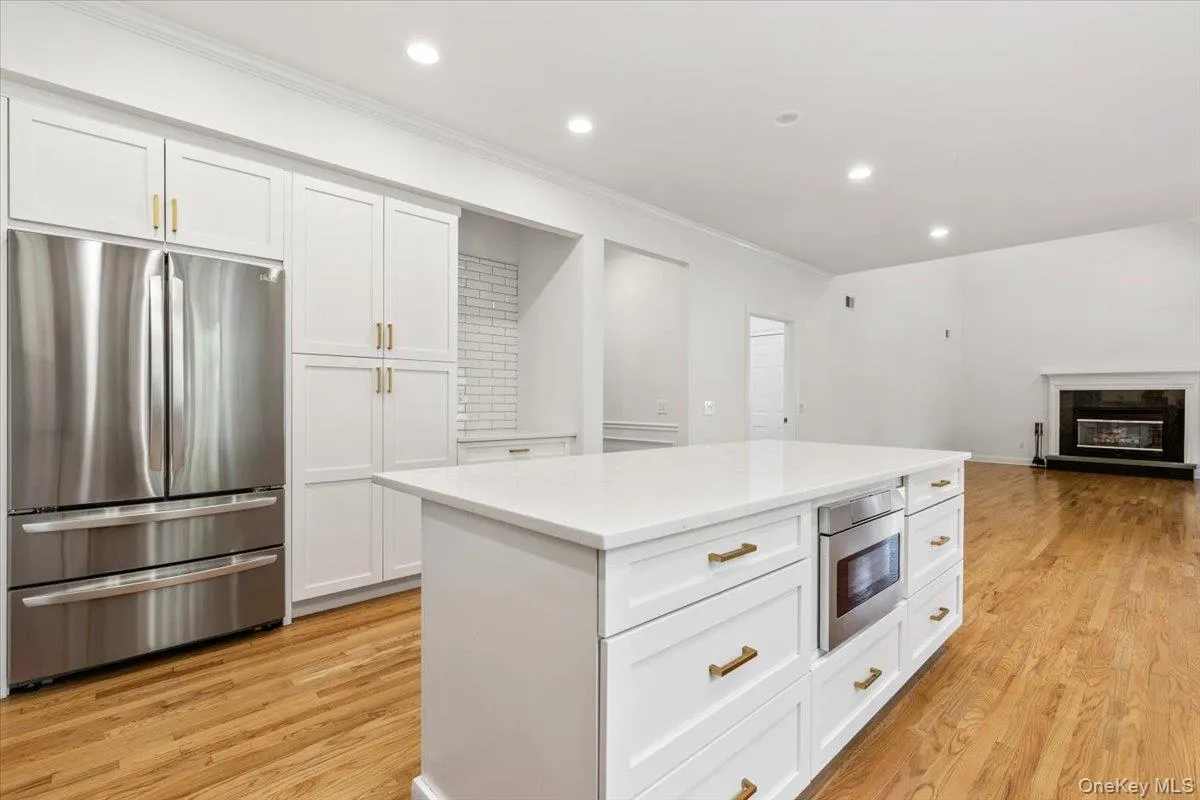 2 Saunders Street, Greenburgh, NY, 4 Bedrooms Bedrooms, 13 Rooms Rooms,3 BathroomsBathrooms,Residential,For Rent,Saunders,0,993414 2 Saunders Street, Greenburgh, NY, 4 Bedrooms Bedrooms, 13 Rooms Rooms,3 BathroomsBathrooms,Residential,For Rent,Saunders,0,993414