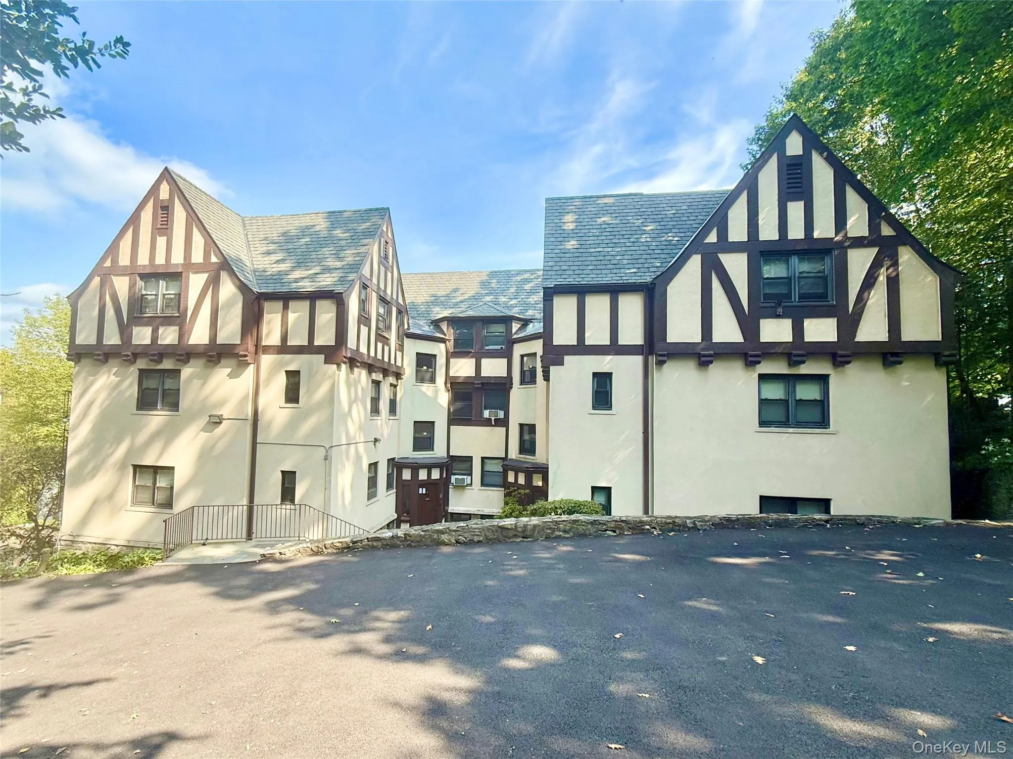 Welcome to 64 Kensington Road! Welcome to 64 Kensington Road!