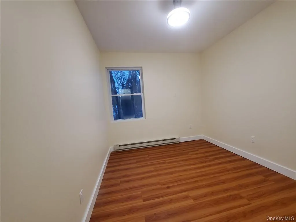 18 Wood Avenue, Thompson, NY, 1 Bedroom Bedrooms, 3 Rooms Rooms,1 BathroomBathrooms,Residential Lease,For Rent,Wood,0,993450 18 Wood Avenue, Thompson, NY, 1 Bedroom Bedrooms, 3 Rooms Rooms,1 BathroomBathrooms,Residential Lease,For Rent,Wood,0,993450